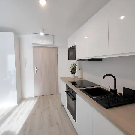 White * 斯克拉斯卡波伦巴